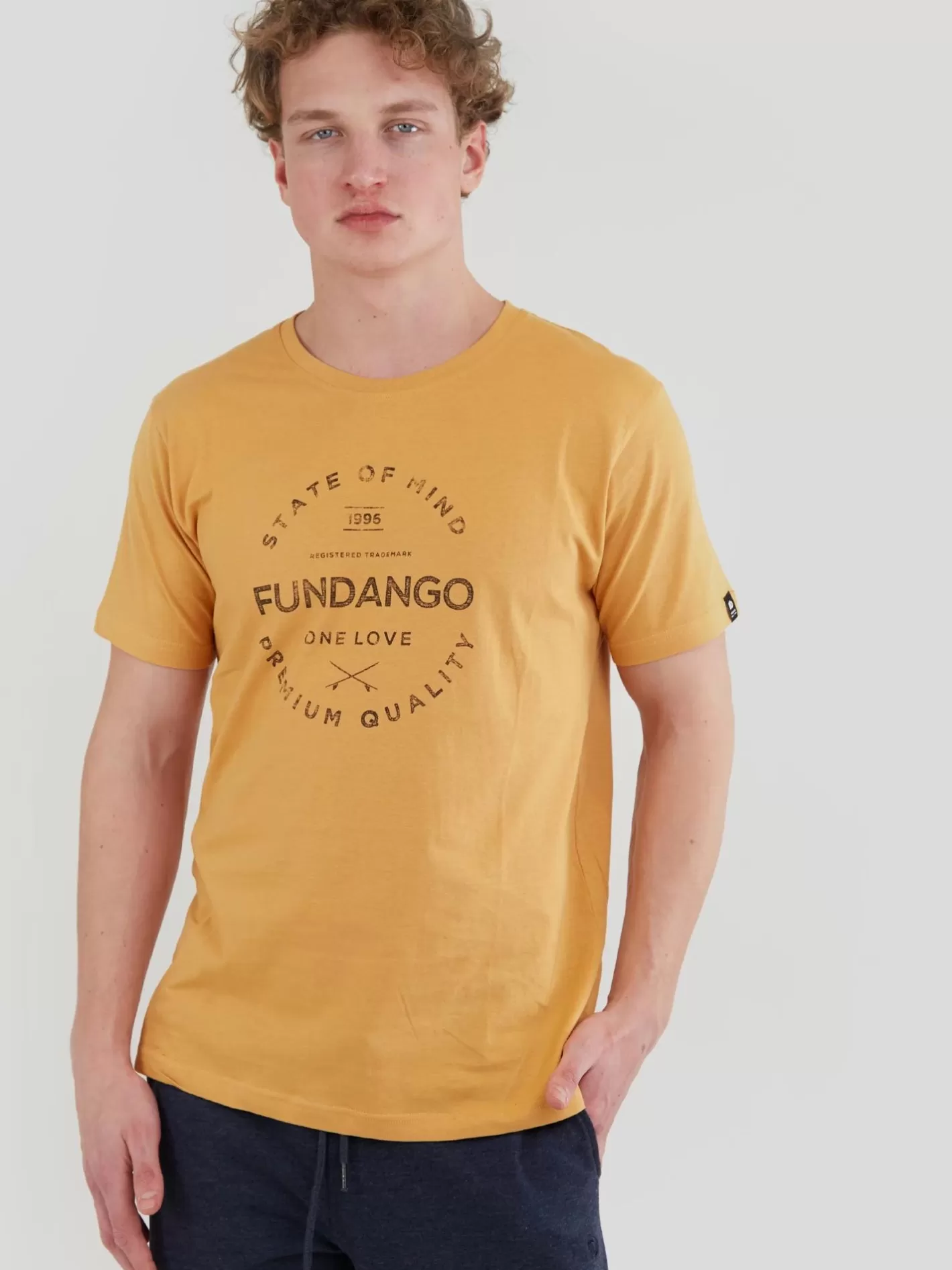 T-Shirt^Fundango Basic - T Logo-4 T-Shirt Yellow